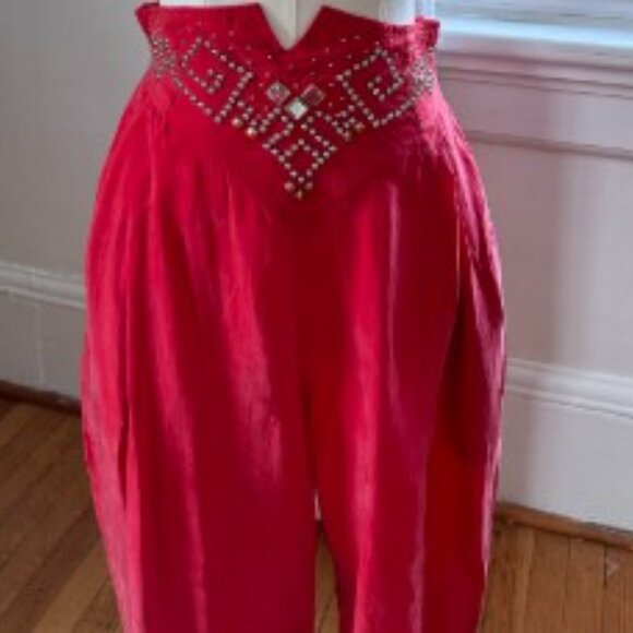 The Bloor Street Glam Suit - Picture 4 of 4